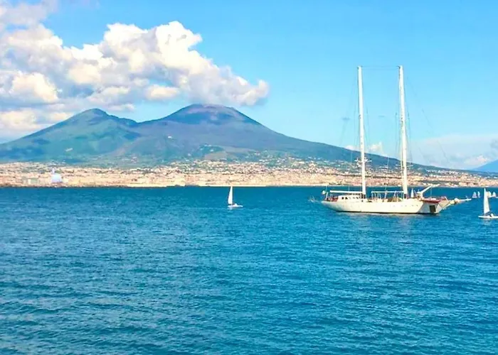 Napoli Storia e Mare