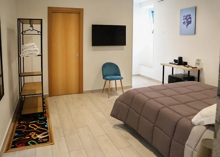5 Santi Rooms